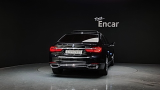 BMW 7-SERIES G11 2016