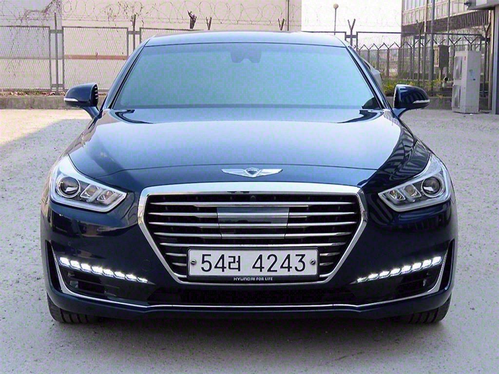 GENESIS EQ900 2017