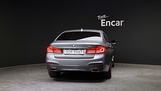 BMW 5-SERIES G30 2018