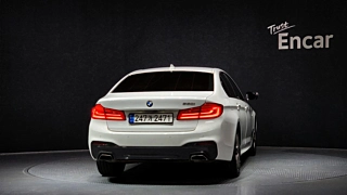 BMW 5-SERIES G30 2017