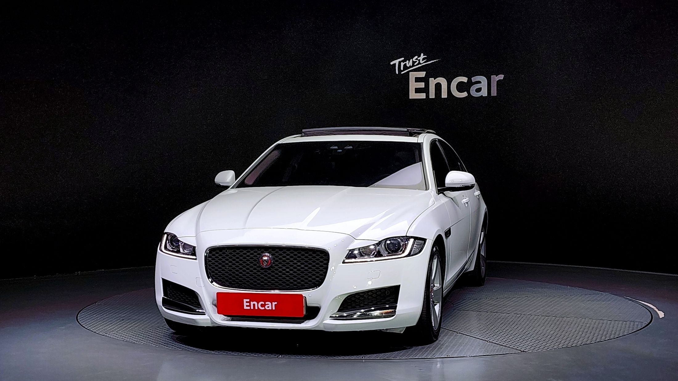 JAGUAR XF X260 2018
