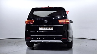 KIA CARNIVAL 2018