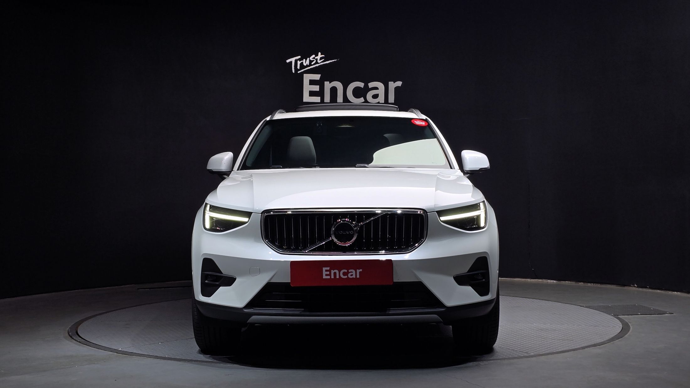 VOLVO XC40 2024