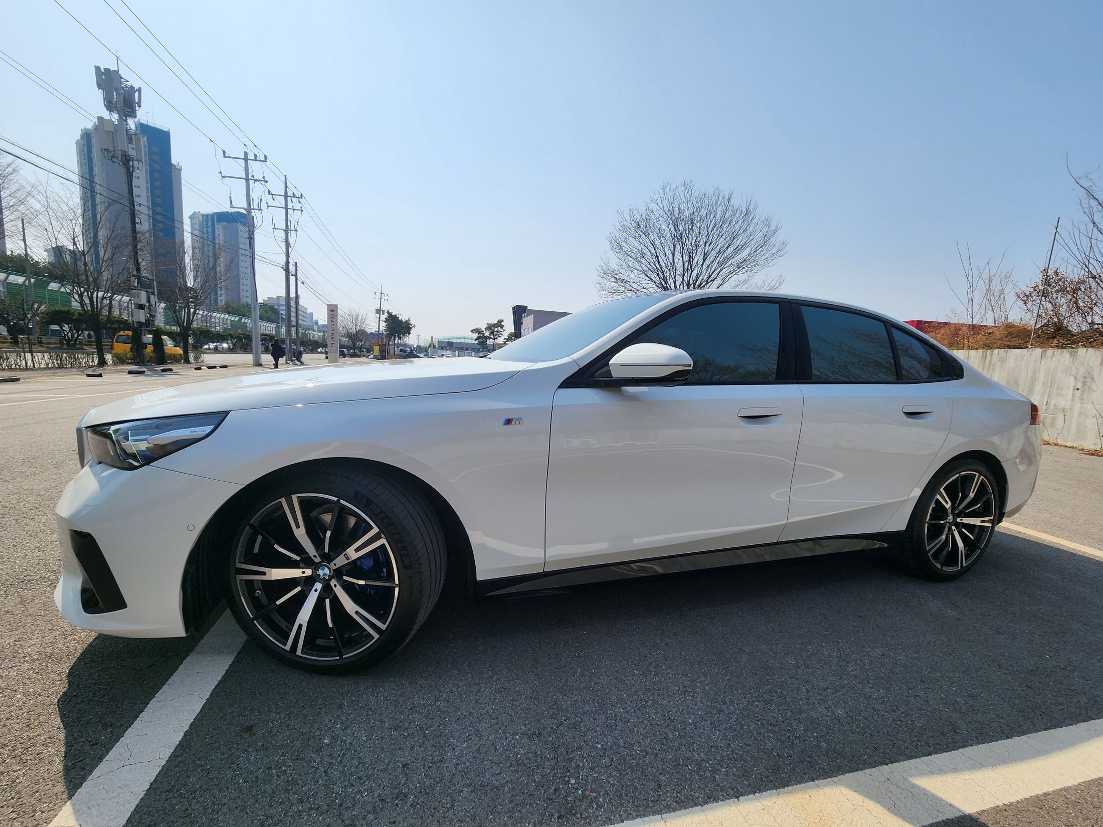 BMW 5-SERIES G60 2024