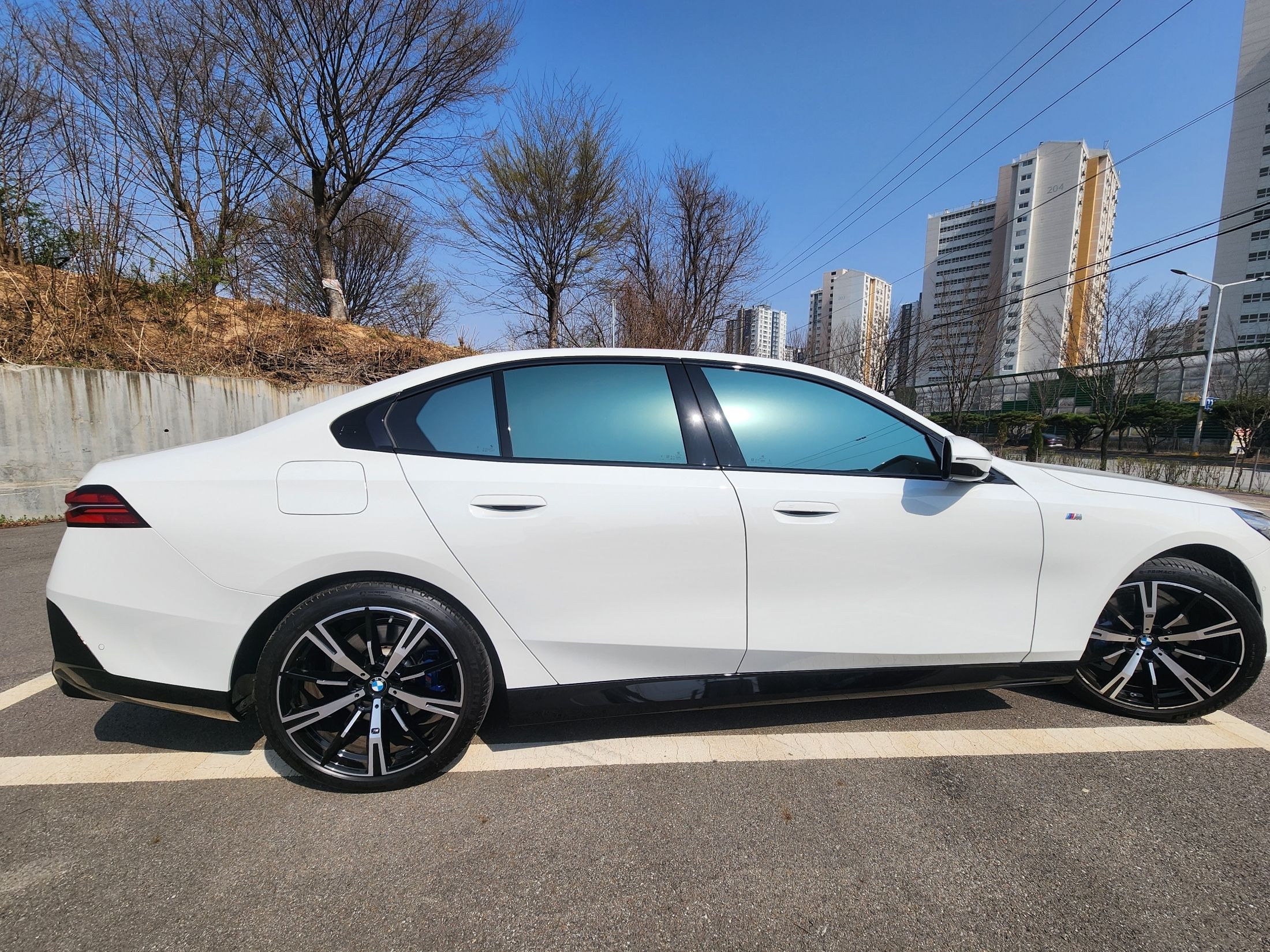 BMW 5-SERIES G60 2024