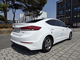 HYUNDAI AVANTE AD 2016