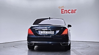GENESIS EQ900 2016