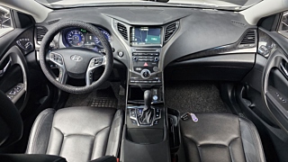 HYUNDAI GRANDEUR HG 2016