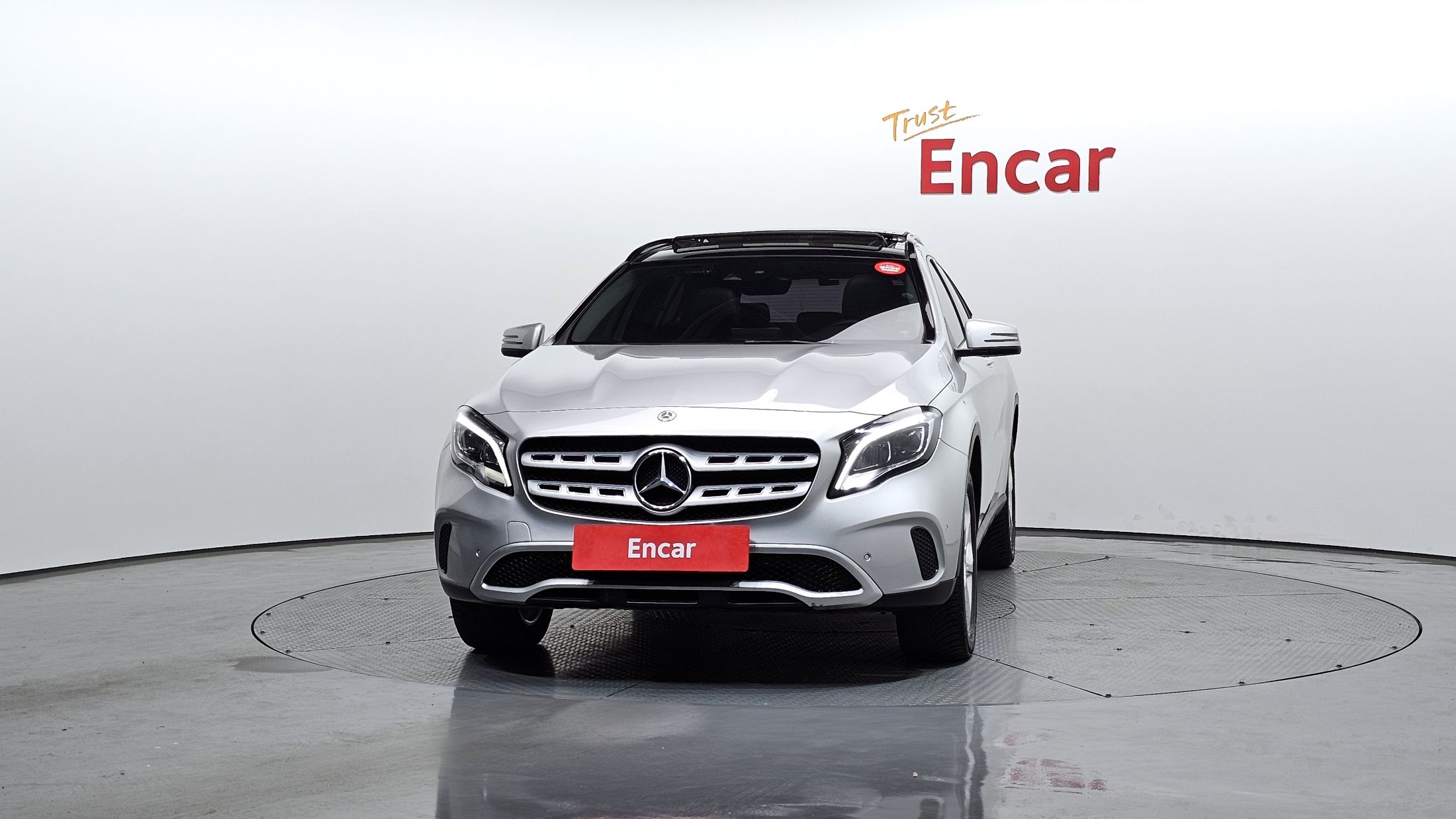MERCEDES BENZ GLA-CLASS X156 2017