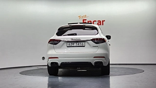 MASERATI LEVANTE 2017