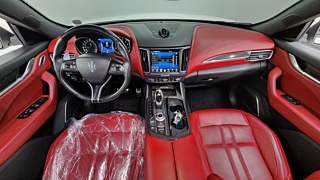 MASERATI LEVANTE 2017