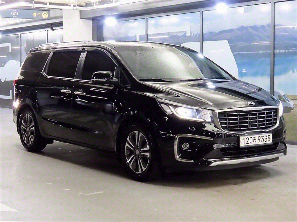 KIA CARNIVAL 2018