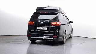KIA CARNIVAL 2018
