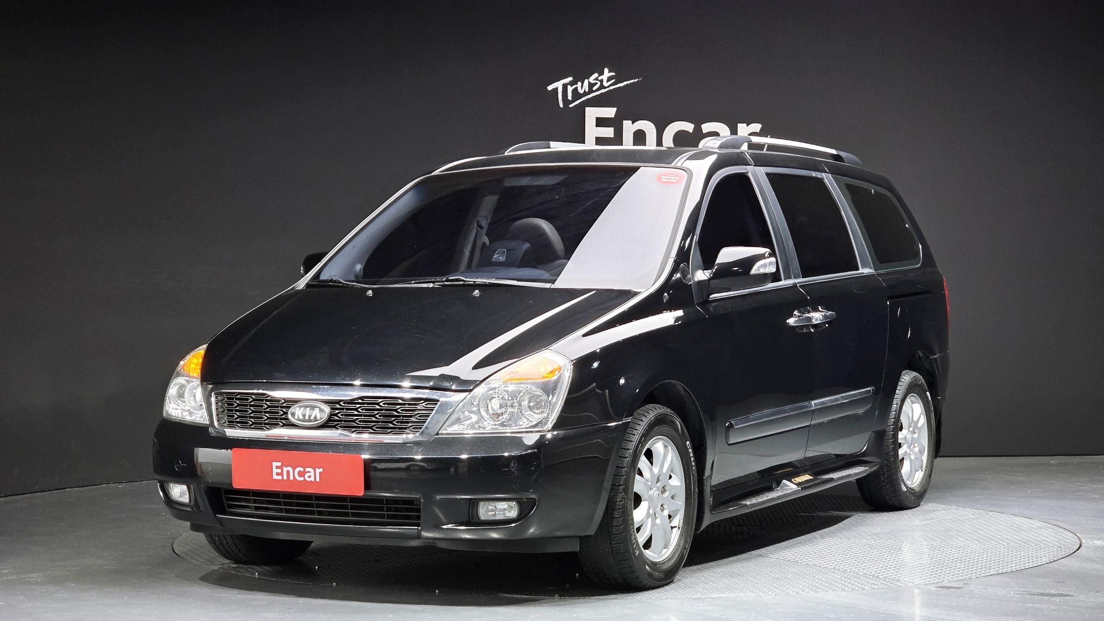 KIA CARNIVAL R 2012