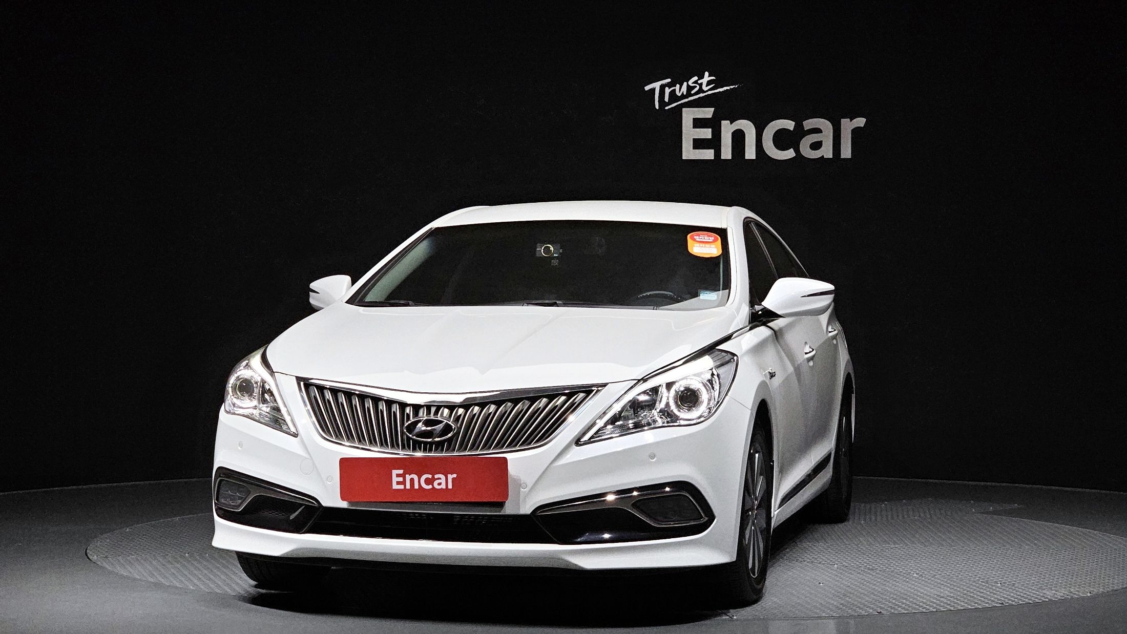 HYUNDAI GRANDEUR HG HYBRID 2016
