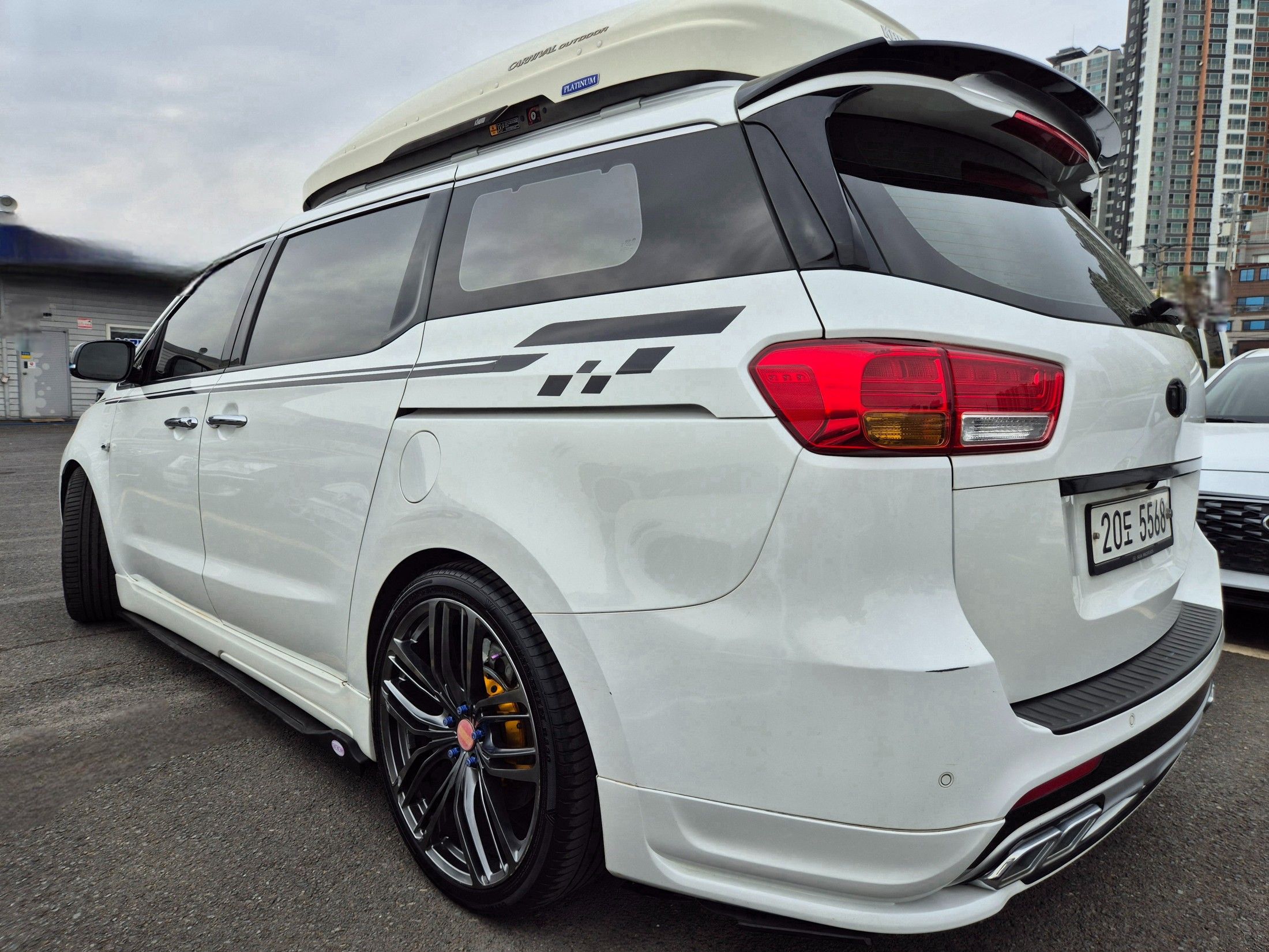 KIA CARNIVAL 2017