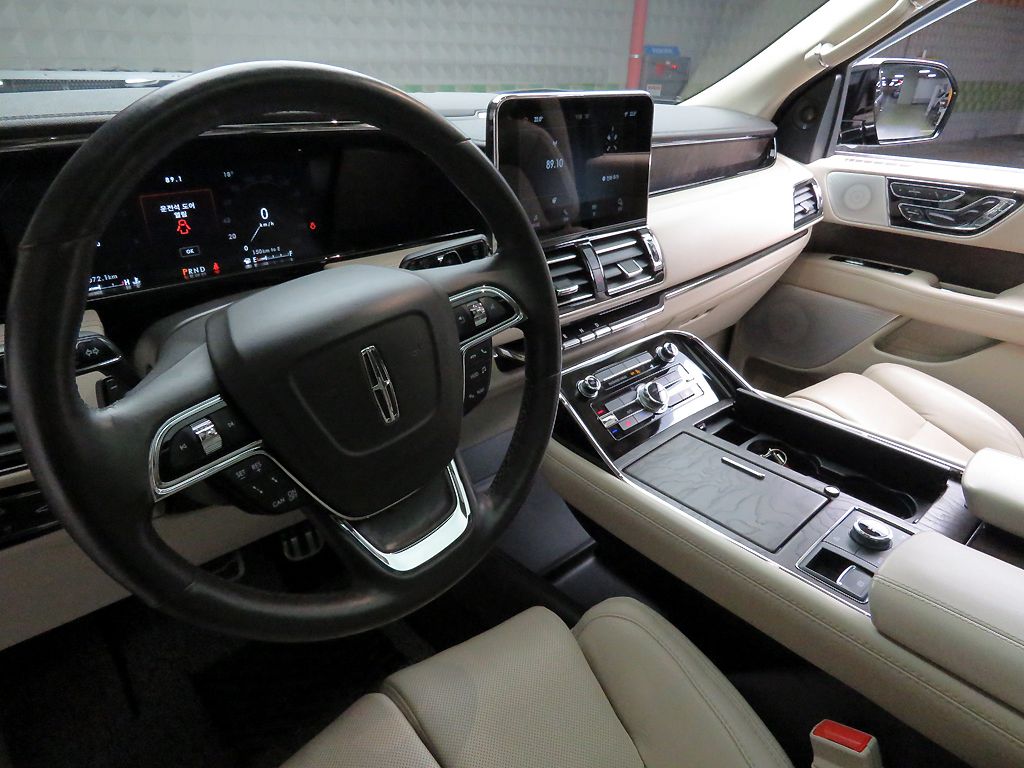 LINCOLN NAVIGATOR