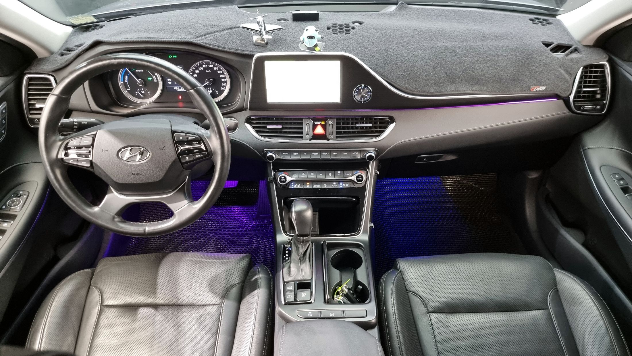 HYUNDAI GRANDEUR IG HYBRID 2018