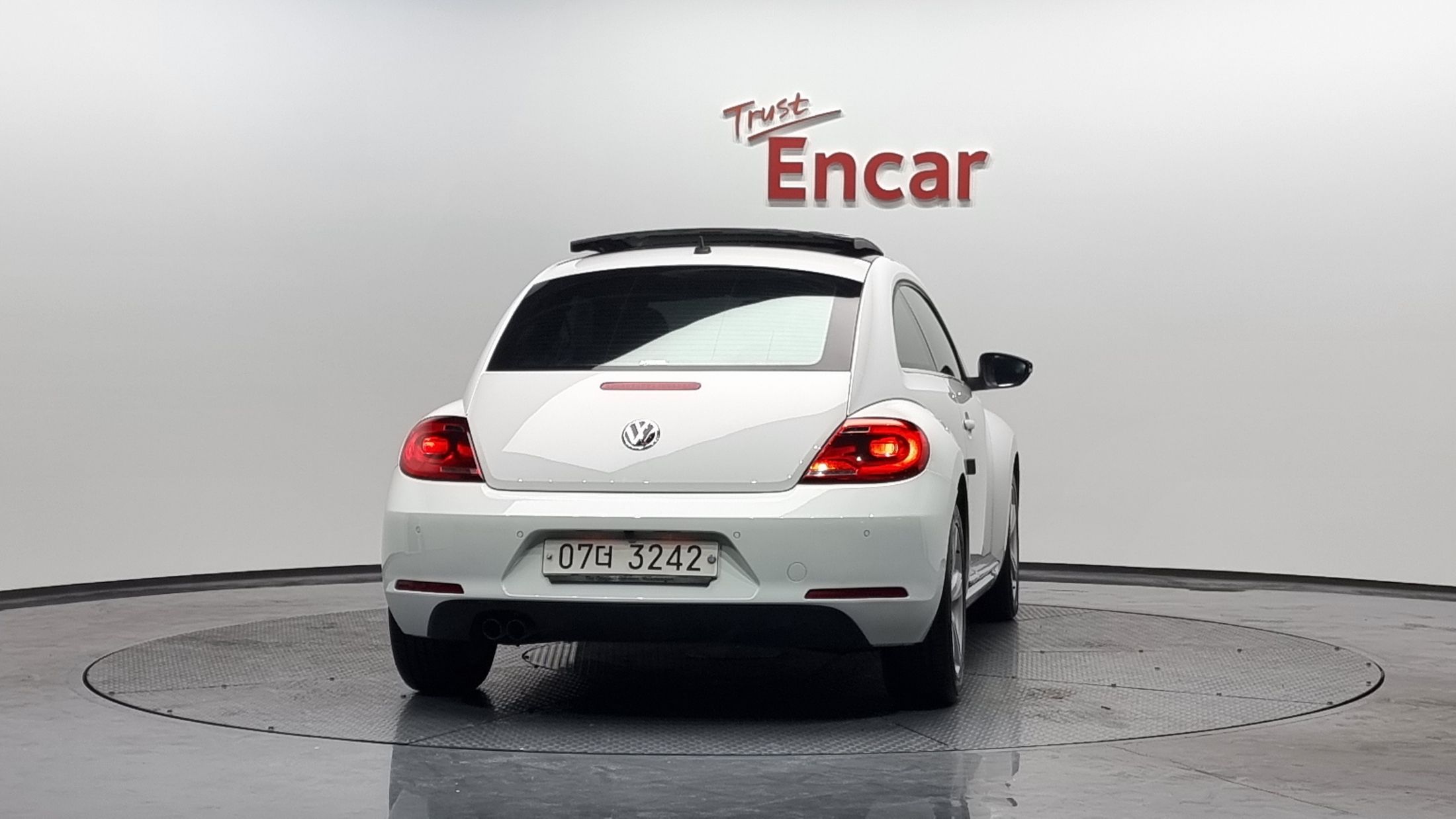 VOLKSWAGEN BEATLE 2015