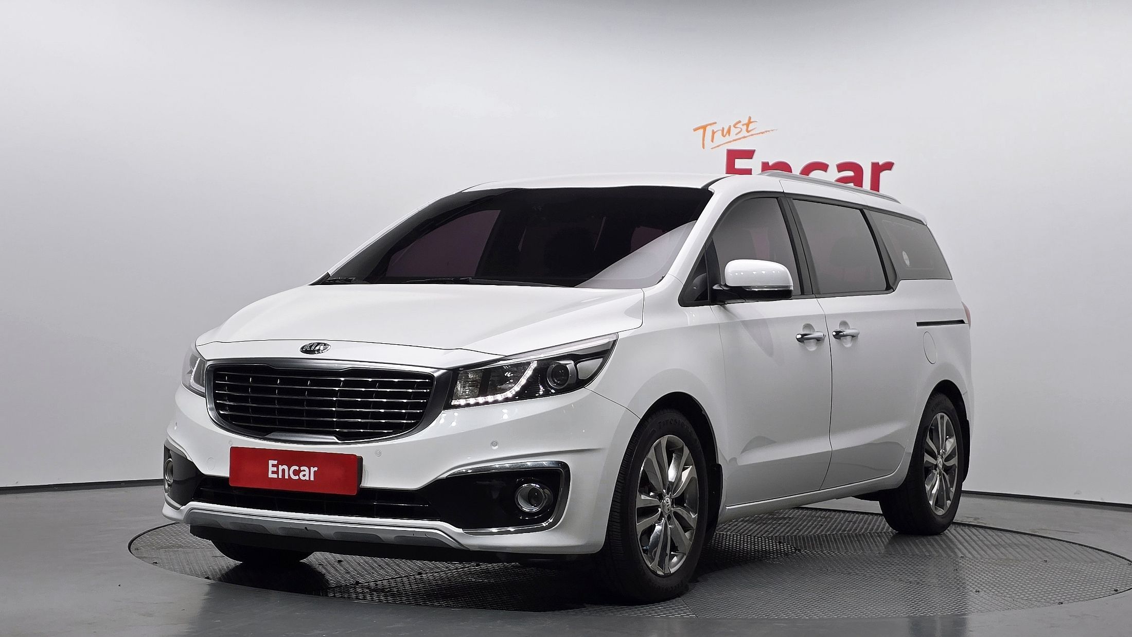 KIA CARNIVAL 2015