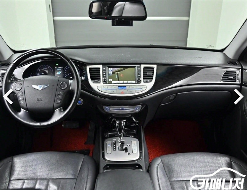 HYUNDAI GENESIS 2013