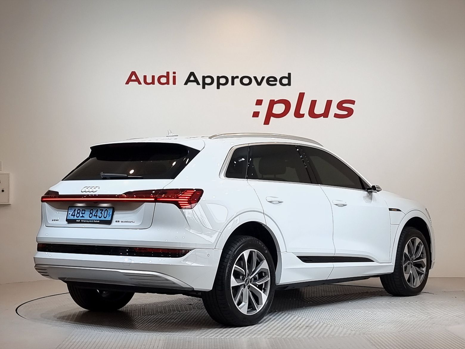 AUDI E-TRON