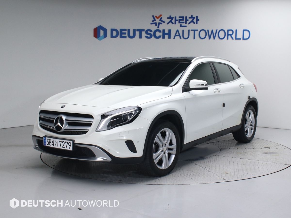 MERCEDES BENZ GLA-CLASS X156 2017
