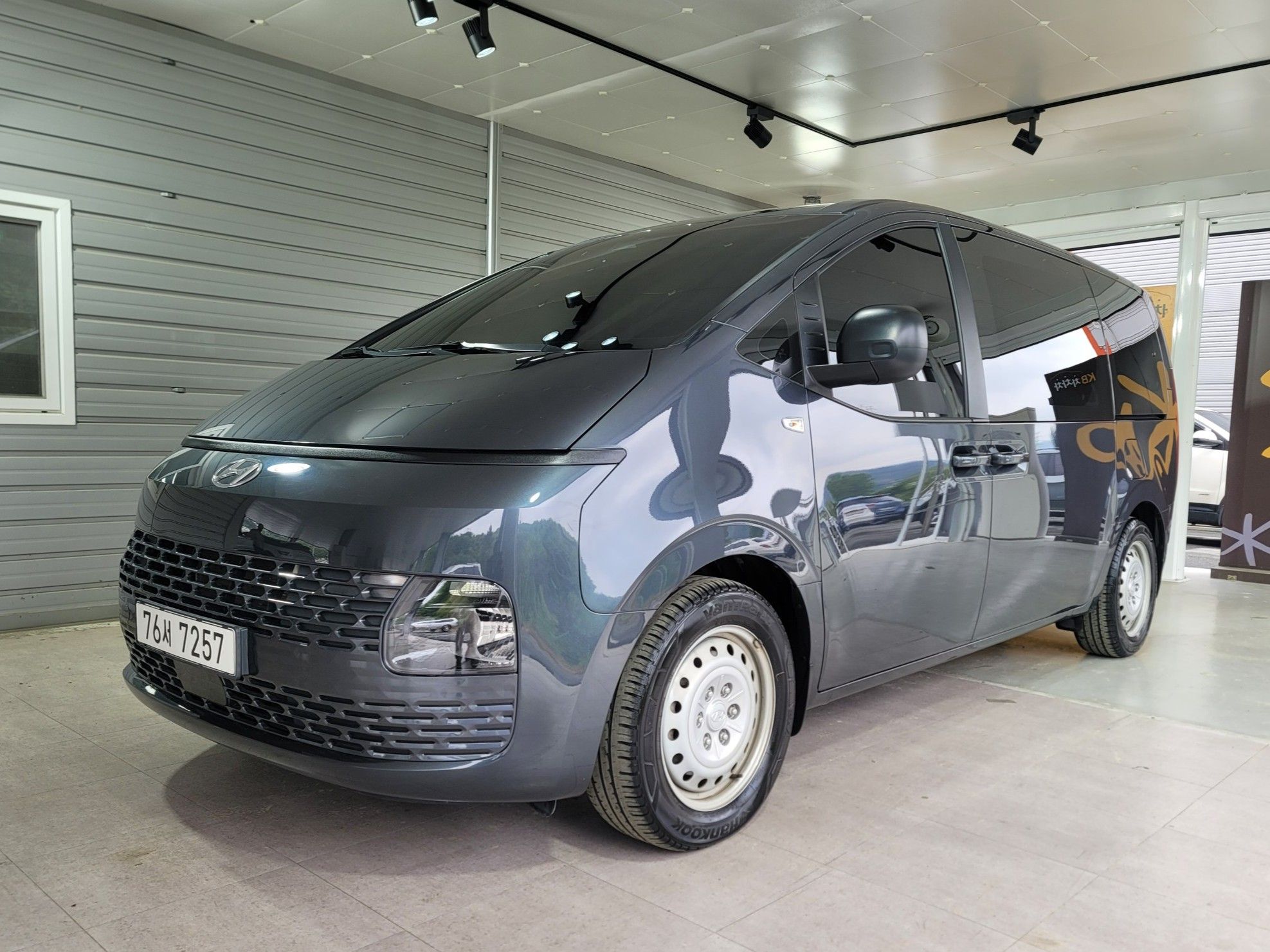 HYUNDAI STARIA 2021