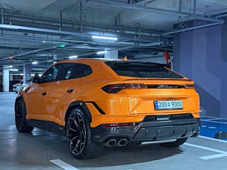 Заказать LAMBORGHINI URUS