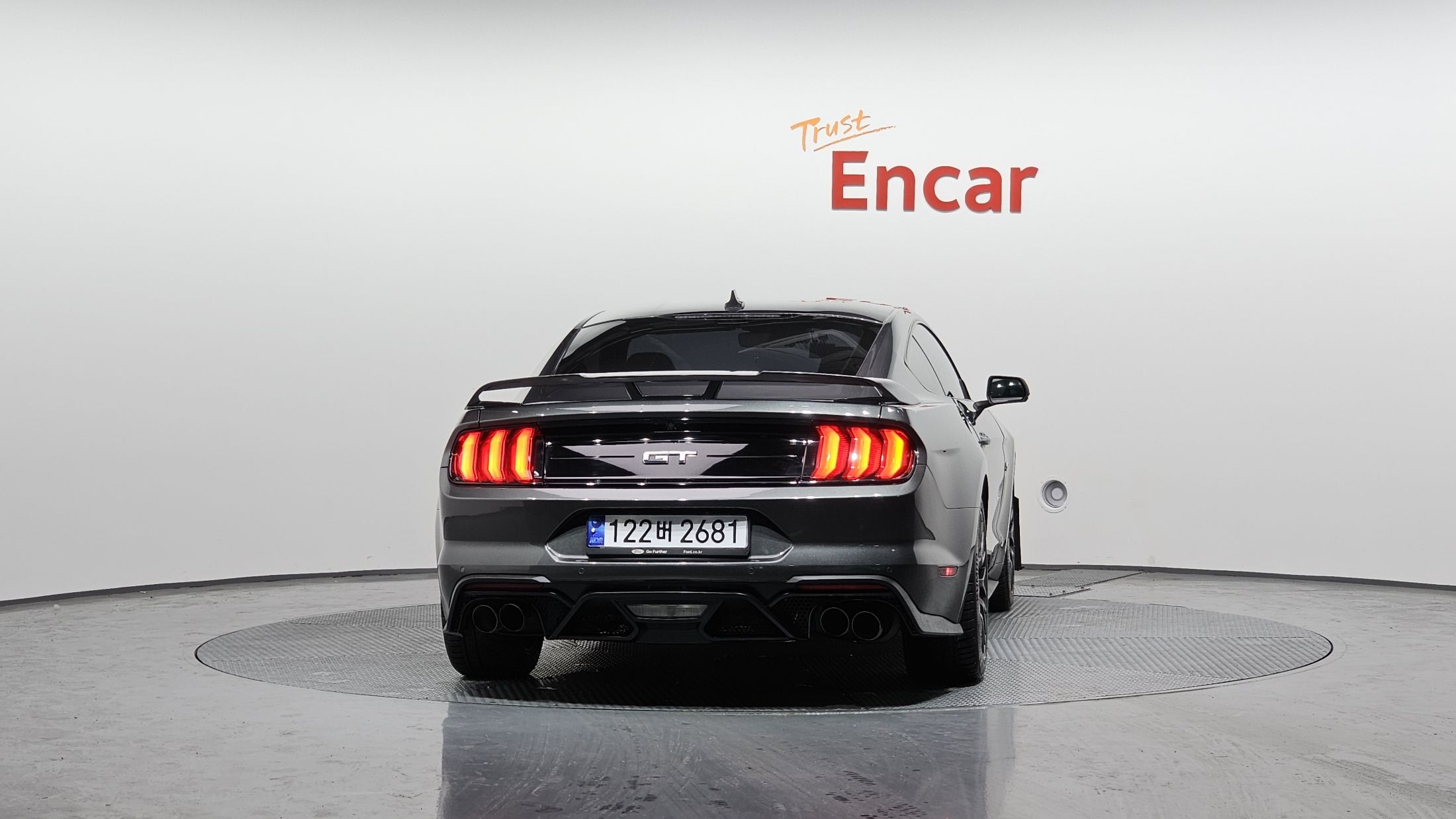 FORD MUSTANG
