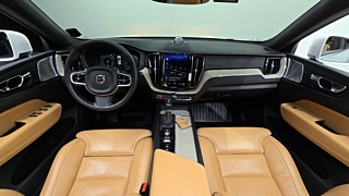 VOLVO XC60 2019