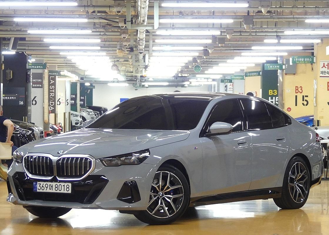 BMW 5-SERIES G60