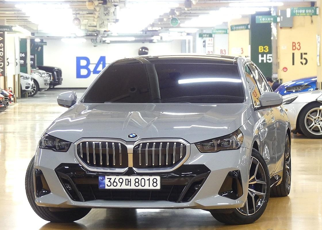 BMW 5-SERIES G60 2024