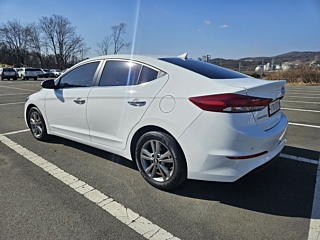 HYUNDAI AVANTE AD 2016