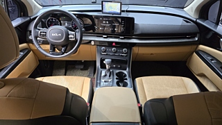 KIA CARNIVAL 2023