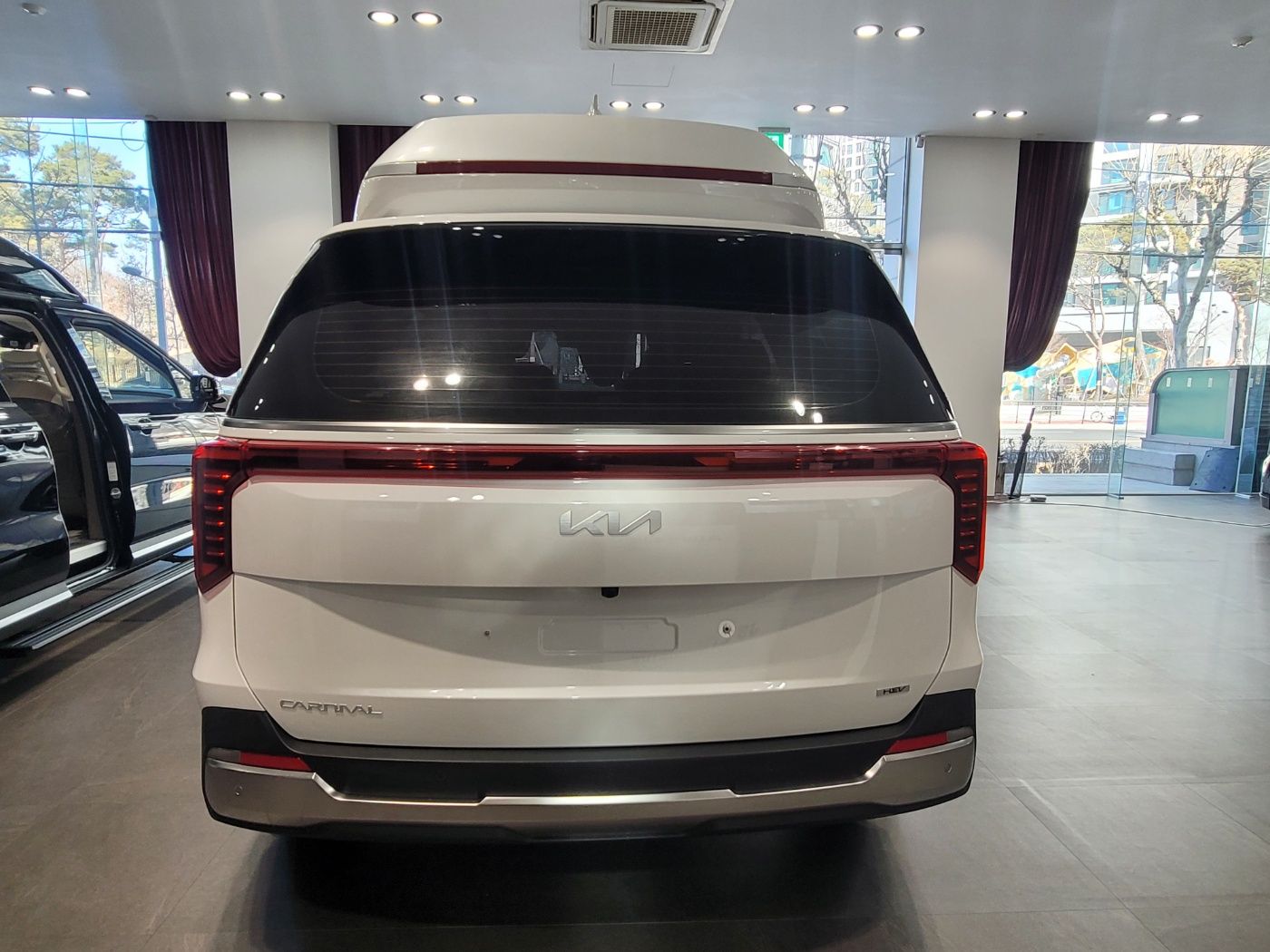 KIA CARNIVAL