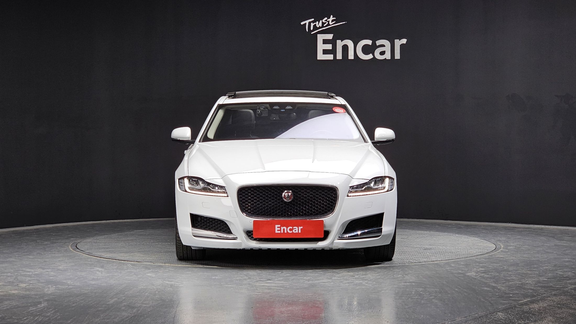 JAGUAR XF X260 2016