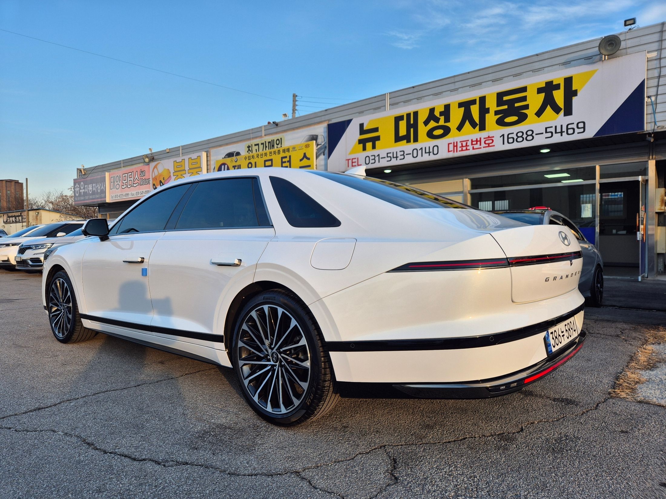 HYUNDAI GRANDEUR HYBRID GN7 2023