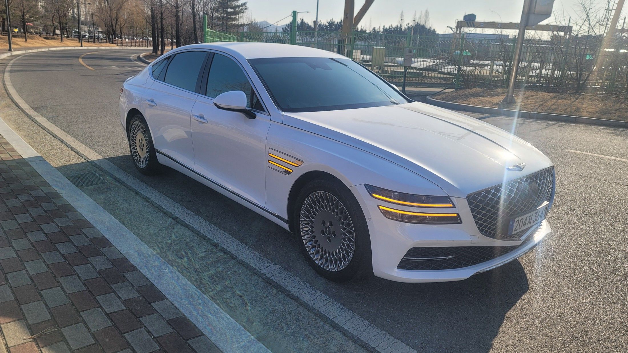 GENESIS G80 RG3 2023