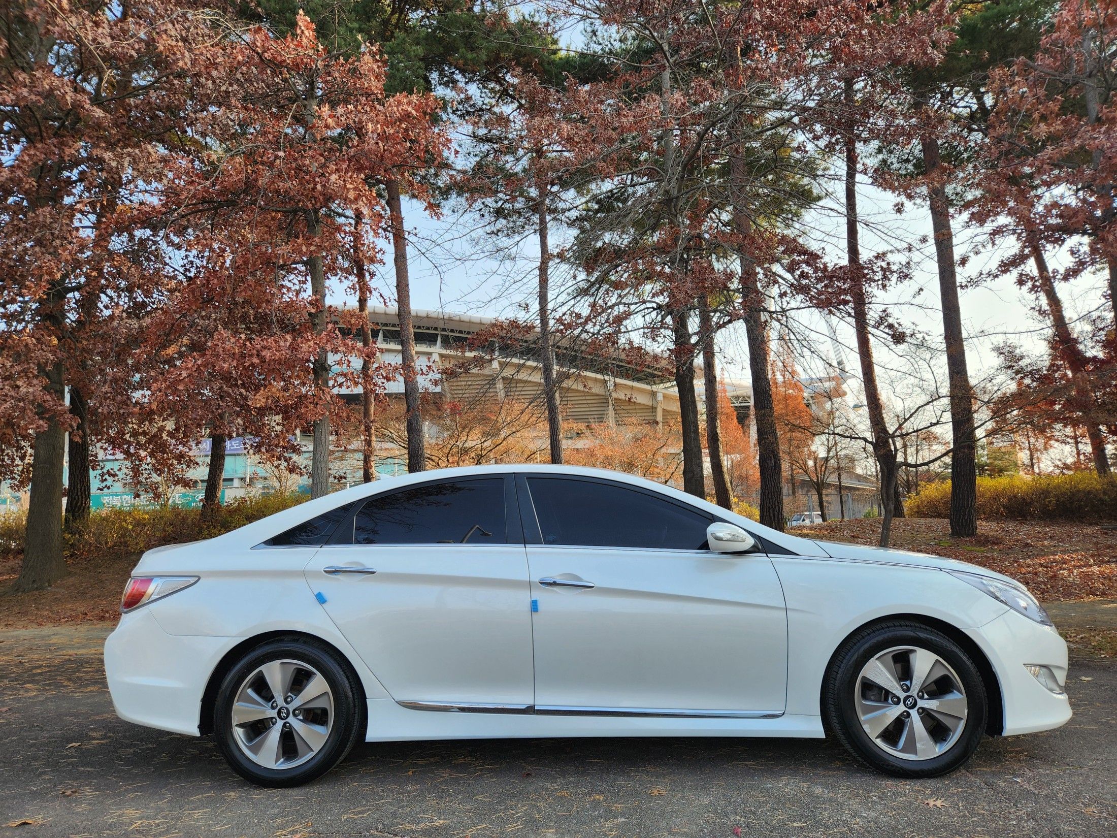 HYUNDAI SONATA HYBRID 2011