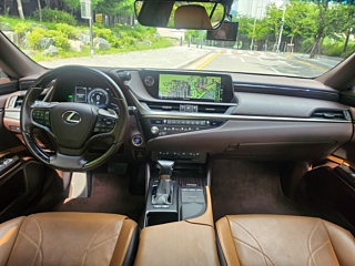LEXUS ES300H 2021