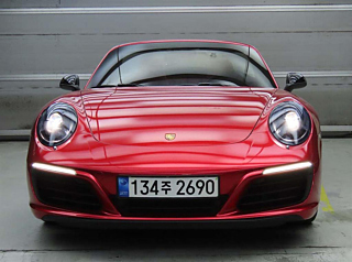 PORSCHE 911 2017
