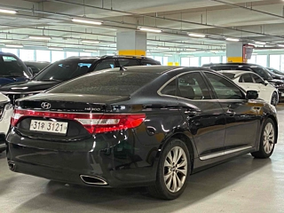 HYUNDAI GRANDEUR HG 2012
