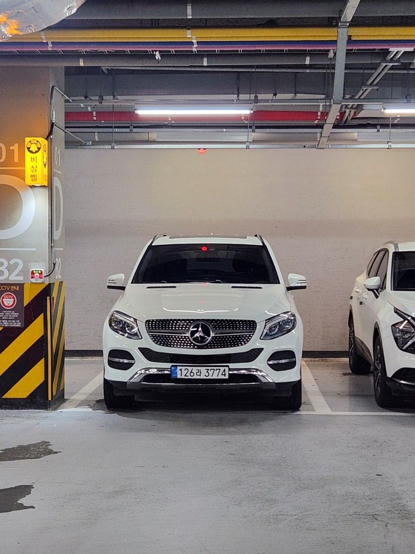 MERCEDES BENZ GLE-CLASS W166 2016