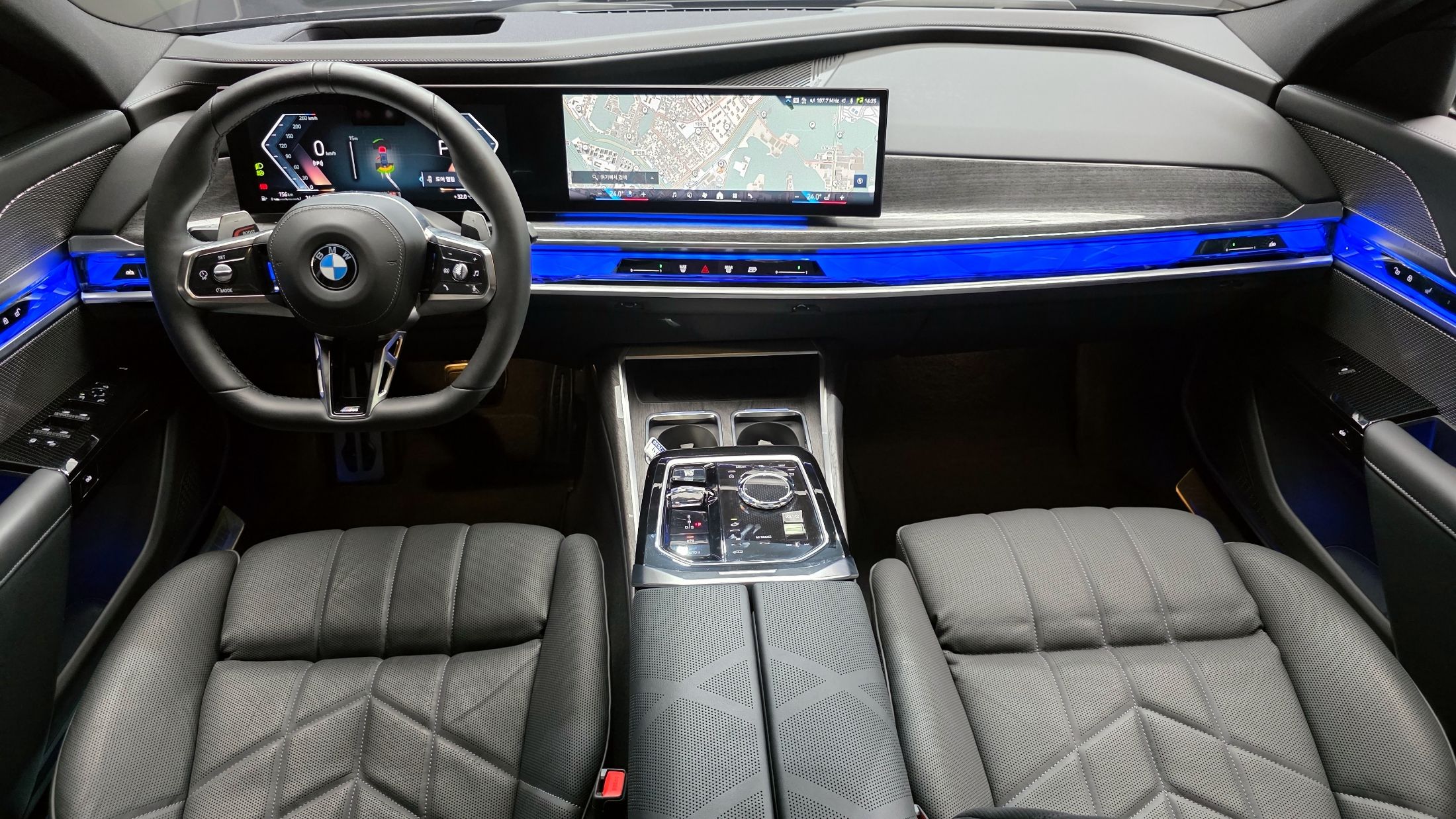 BMW 7-SERIES G70 2024