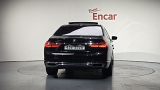 BMW 7-SERIES G11 2016