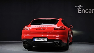 PORSCHE PANAMERA 2016