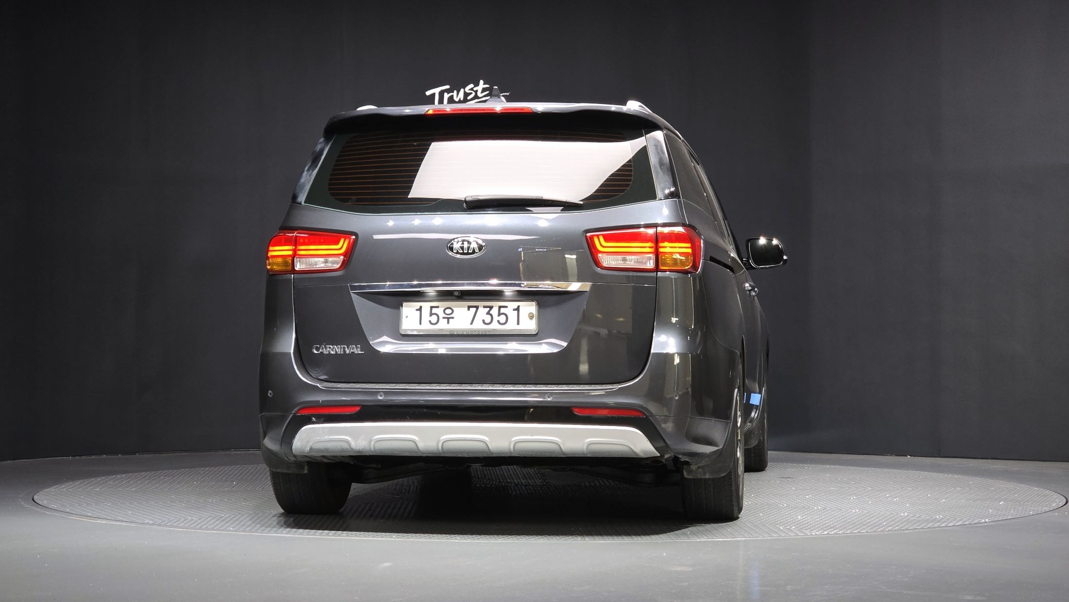 KIA CARNIVAL 2014
