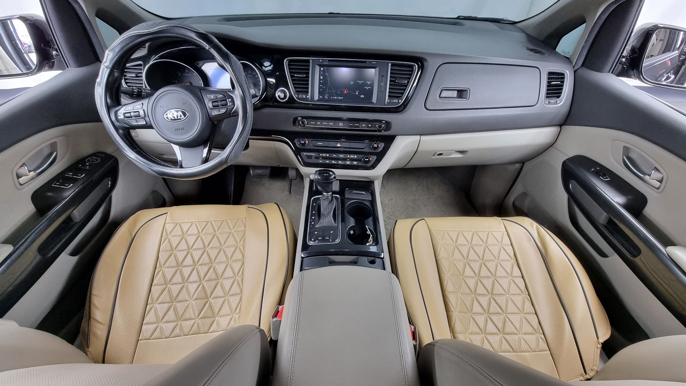 KIA CARNIVAL 2014