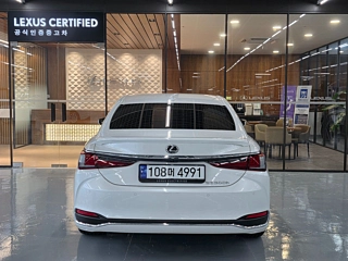 LEXUS ES300H  7 GENERATION Luxury Plus 2025